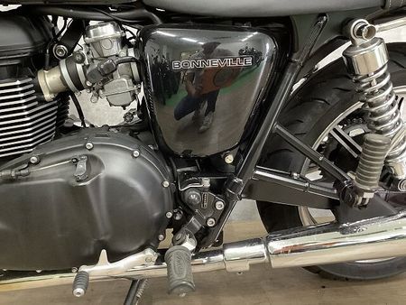 トライアンフ BONNEVILLE ボンネビル ビキニカウル装備 2015年モデル 30