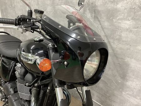 トライアンフ BONNEVILLE ボンネビル ビキニカウル装備 2015年モデル 38