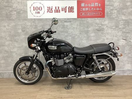 トライアンフ BONNEVILLE ボンネビル ビキニカウル装備 2015年モデル 4