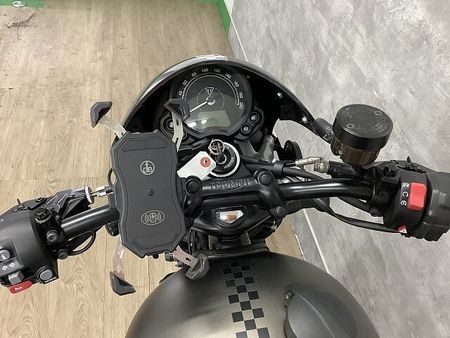 トライアンフ STREET TWIN ストリートツイン キーレスタンクキャップ 2021年モデル サイドバッグサポート 23