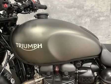 トライアンフ STREET TWIN ストリートツイン キーレスタンクキャップ 2021年モデル サイドバッグサポート 26