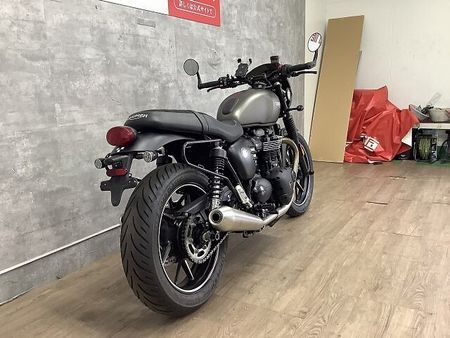 トライアンフ STREET TWIN ストリートツイン キーレスタンクキャップ 2021年モデル サイドバッグサポート 6