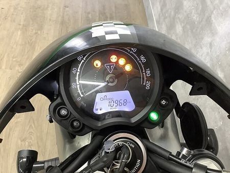 トライアンフ STREET TWIN ストリートツイン キーレスタンクキャップ 2021年モデル サイドバッグサポート 7