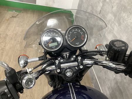 トライアンフ BONNEVILLE SE ボンネビルSE 2011年モデル USB スクリーン エンジンガード 14