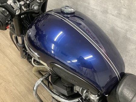 トライアンフ BONNEVILLE SE ボンネビルSE 2011年モデル USB スクリーン エンジンガード 16