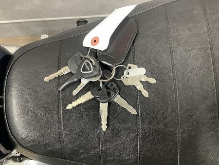 トライアンフ BONNEVILLE SE ボンネビルSE 2011年モデル USB スクリーン エンジンガード 8
