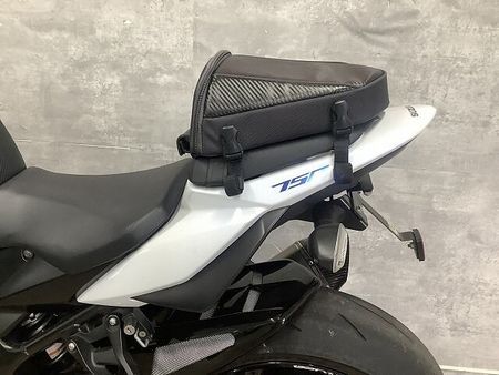 スズキ GSR750 GSR750 ヨシムラマフラー バックステップ 25