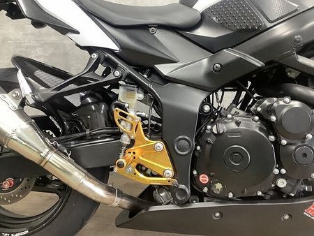 スズキ GSR750 GSR750 ヨシムラマフラー バックステップ 39