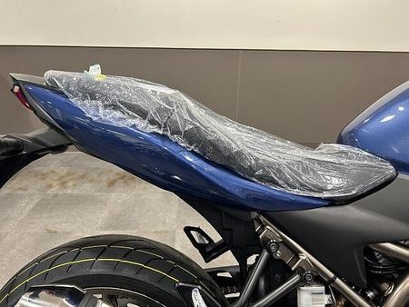 スズキ SV650 当社は陸運局二輪指定工場の資格を持ち、国内4メーカー及び外車・逆輸入車等を取扱しています。 11