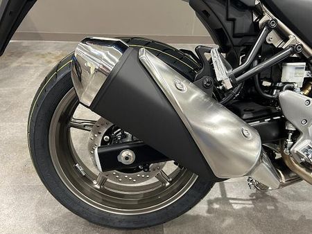 スズキ SV650 当社は陸運局二輪指定工場の資格を持ち、国内4メーカー及び外車・逆輸入車等を取扱しています。 12