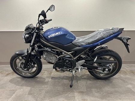 スズキ SV650 当社は陸運局二輪指定工場の資格を持ち、国内4メーカー及び外車・逆輸入車等を取扱しています。 5