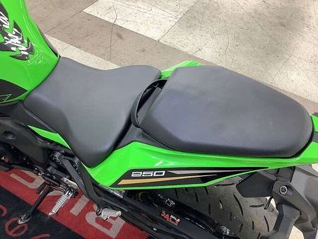 カワサキ ZX-25R Ninja ZX-25R SE 2021年モデル エンジンスライダー マルチバ―装備 39