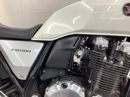ホンダ CB1100 CB1100 2010年モデル アップハンドル仕様Type I ビキニカウル装備! 28