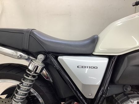 ホンダ CB1100 CB1100 2010年モデル アップハンドル仕様Type I ビキニカウル装備! 30
