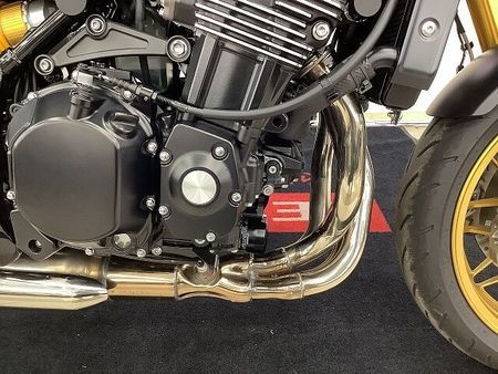 カワサキ Z900RS Z900RS SE 2025年モデル ビキニカウル・コアガード・リアキャリア装備 32