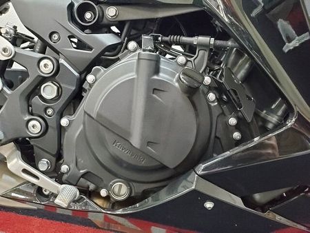 カワサキ ニンジャ 400 NINJA400 2021年モデル マルチバー USBポート装備 33