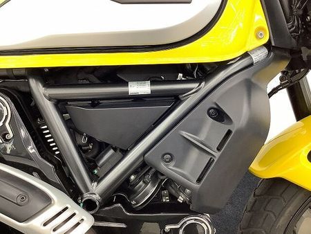 ドゥカティ Scrambler Urban Enduro スクランブラーアイコン 2020年モデル ワンオーナー 32