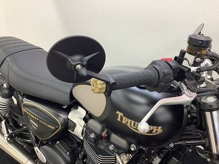 トライアンフ STREET TWIN ストリートツイン 2022年モデル エンジンガード サイドバックステー装備 19