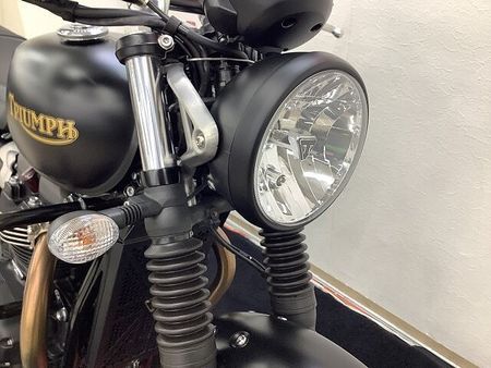 トライアンフ STREET TWIN ストリートツイン 2022年モデル エンジンガード サイドバックステー装備 21