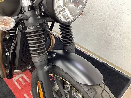 トライアンフ STREET TWIN ストリートツイン 2022年モデル エンジンガード サイドバックステー装備 22