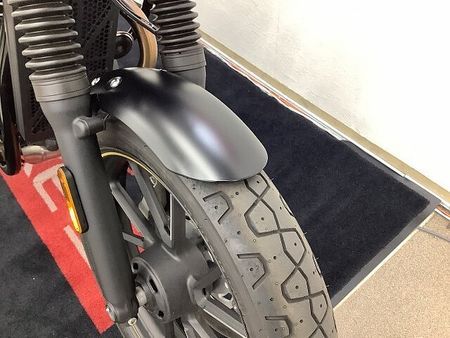 トライアンフ STREET TWIN ストリートツイン 2022年モデル エンジンガード サイドバックステー装備 23