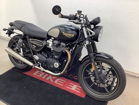 トライアンフ STREET TWIN ストリートツイン 2022年モデル エンジンガード サイドバックステー装備 3