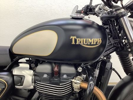 トライアンフ STREET TWIN ストリートツイン 2022年モデル エンジンガード サイドバックステー装備 31