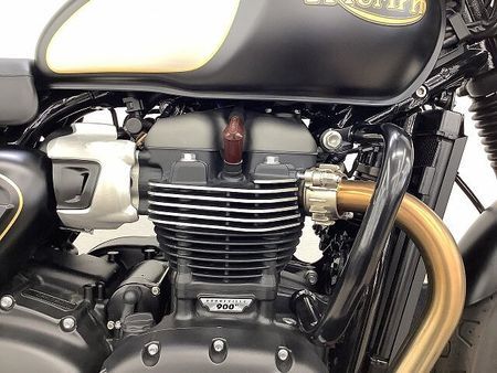 トライアンフ STREET TWIN ストリートツイン 2022年モデル エンジンガード サイドバックステー装備 32