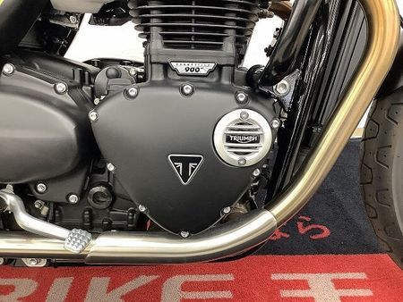 トライアンフ STREET TWIN ストリートツイン 2022年モデル エンジンガード サイドバックステー装備 33