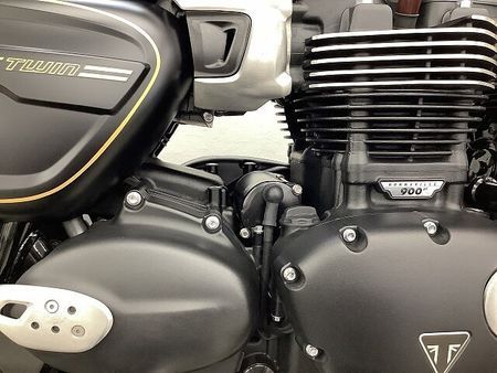 トライアンフ STREET TWIN ストリートツイン 2022年モデル エンジンガード サイドバックステー装備 35