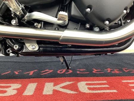 トライアンフ STREET TWIN ストリートツイン 2022年モデル エンジンガード サイドバックステー装備 37