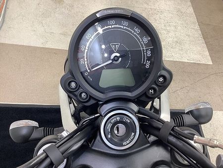 トライアンフ STREET TWIN ストリートツイン 2022年モデル エンジンガード サイドバックステー装備 10