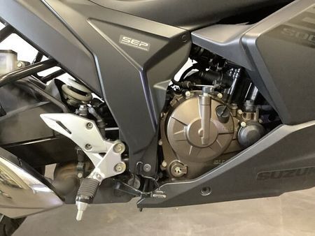 スズキ ジクサー SF250 ☆ジクサー250SF GIXXER SF 250 2019年モデル マルチバー USB-A 29