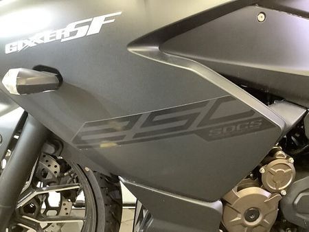 スズキ ジクサー SF250 ☆ジクサー250SF GIXXER SF 250 2019年モデル マルチバー USB-A 34