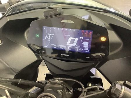 スズキ ジクサー SF250 ☆ジクサー250SF GIXXER SF 250 2019年モデル マルチバー USB-A 5