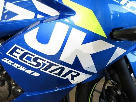 スズキ ジクサー SF250 ☆【マル得】GIXXER SF 250(ジクサー250SF) ABS キジマ製ヘルメットホ 40