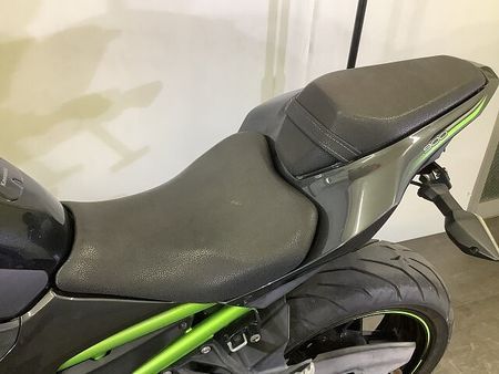 カワサキ Z900 【マル得】Z900 カワサキ純正フレームスライダー USBポート装備 ABS スペアキー 11