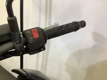 カワサキ Z900 【マル得】Z900 カワサキ純正フレームスライダー USBポート装備 ABS スペアキー 13