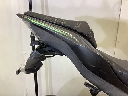 カワサキ Z900 【マル得】Z900 カワサキ純正フレームスライダー USBポート装備 ABS スペアキー 21