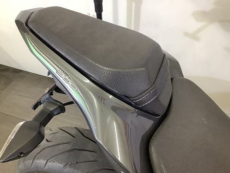 カワサキ Z900 【マル得】Z900 カワサキ純正フレームスライダー USBポート装備 ABS スペアキー 24