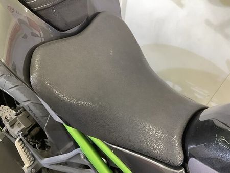 カワサキ Z900 【マル得】Z900 カワサキ純正フレームスライダー USBポート装備 ABS スペアキー 25