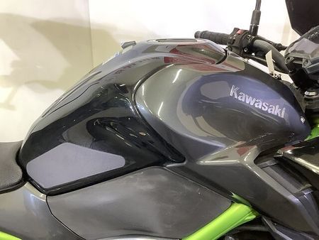 カワサキ Z900 【マル得】Z900 カワサキ純正フレームスライダー USBポート装備 ABS スペアキー 28