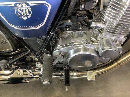 ヤマハ SR400 SR400 パフォーマンスダンパー スクリーン USB-A2ポート装備 赤キー・スペアキー 12