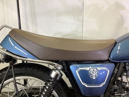 ヤマハ SR400 SR400 パフォーマンスダンパー スクリーン USB-A2ポート装備 赤キー・スペアキー 10