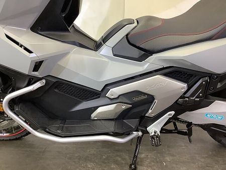 ホンダ X-ADV X-ADV 前後ドライブレコーダー付スマートライドモニター フォグランプ パイプガード装備 22