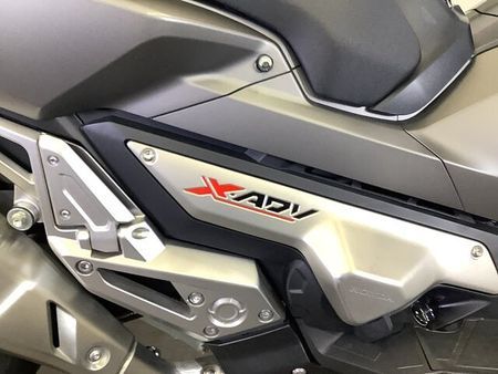 ホンダ X-ADV X-ADV デイトナ製薄型USBポート 純正グリップヒーター装備 ABS スペアキーあり 13
