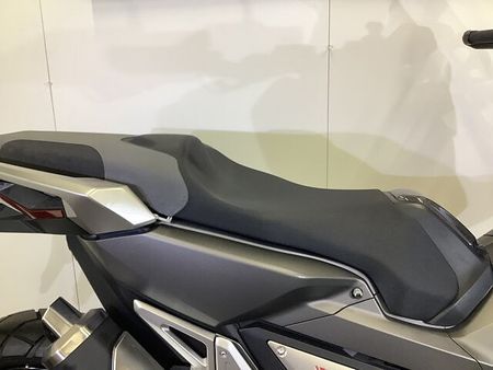 ホンダ X-ADV X-ADV デイトナ製薄型USBポート 純正グリップヒーター装備 ABS スペアキーあり 14