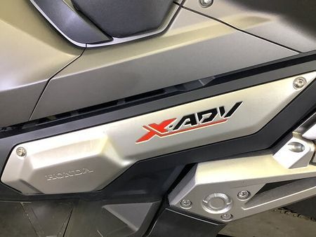 ホンダ X-ADV X-ADV デイトナ製薄型USBポート 純正グリップヒーター装備 ABS スペアキーあり 24