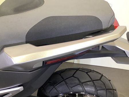 ホンダ X-ADV X-ADV デイトナ製薄型USBポート 純正グリップヒーター装備 ABS スペアキーあり 26