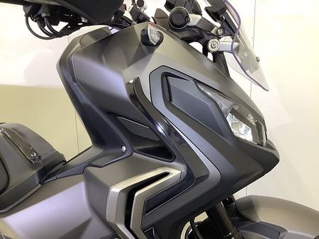 ホンダ X-ADV X-ADV デイトナ製薄型USBポート 純正グリップヒーター装備 ABS スペアキーあり 9